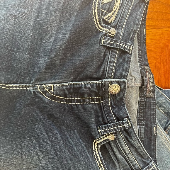 Silver Jeans. Great condition. Smoke Free Home. - Picture 2 of 5